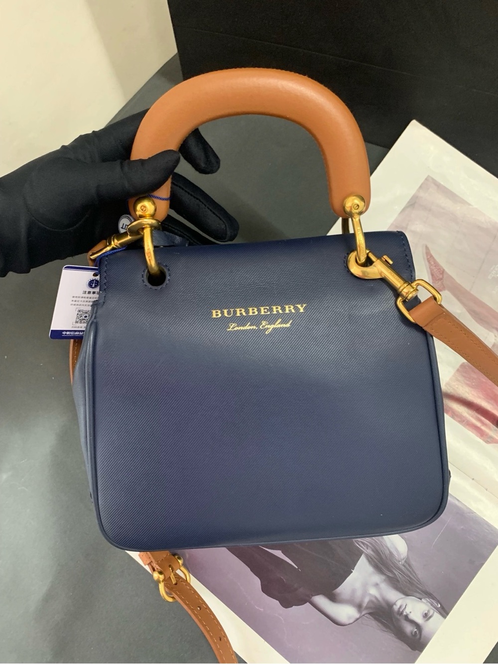 💙Burberry Small DK88 Ink Blue & Tan Leather Top Handle Bag - Picture 5 of 14